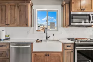 660 N Cambry Dr, Garden City, UT 84028 - Photo 16