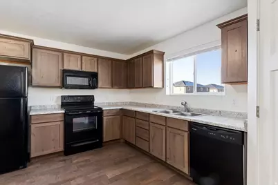 641 N 160 E, Vineyard, UT 84059 - Photo 8
