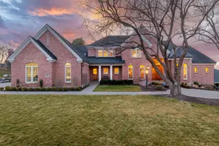 8266 S Crk Holw Cv, Cottonwood Heights, UT 84093 - Photo 2