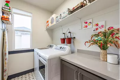 594 E Spruce Glen Rd, Murray, UT 84107 - Photo 12