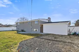 169 S Woodland Dr E, Orem, UT 84097 - Photo 24