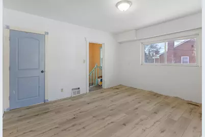 206 E 100 N, Clearfield, UT 84015 - Photo 10