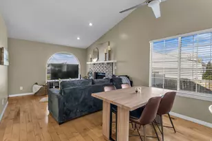 6993 S 1620 E, Cottonwood Heights, UT 84121 - Photo 8