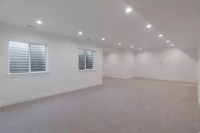 581 W Summerhill Ln N, Centerville, UT 84014 - Photo 22