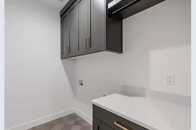 581 W Summerhill Ln N, Centerville, UT 84014 - Photo 10