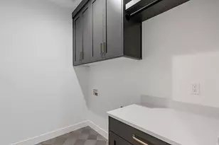 581 W Summerhill Ln N, Centerville, UT 84014 - Photo 10