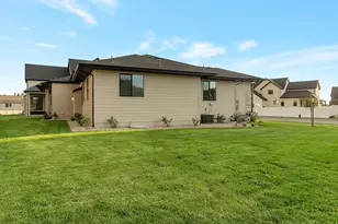 581 W Summerhill Ln N, Centerville, UT 84014 - Photo 28