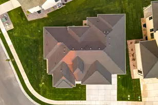 581 W Summerhill Ln N, Centerville, UT 84014 - Photo 32