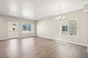 8853 S Smoky Holw Rd, West Jordan, UT 84081 - Photo 14