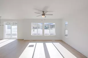 953 N 4020 W, Lehi, UT 84048 - Photo 4