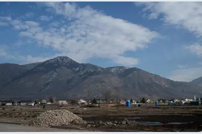 512 W 1875 N, Harrisville, UT 84404 - Photo 2