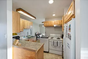 793 E Orchard Dr, Pleasant Grove, UT 84062 - Photo 4