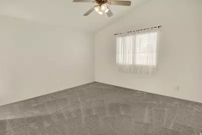 5366 W Stony Brook Cir S, Salt Lake City, UT 84118 - Photo 10