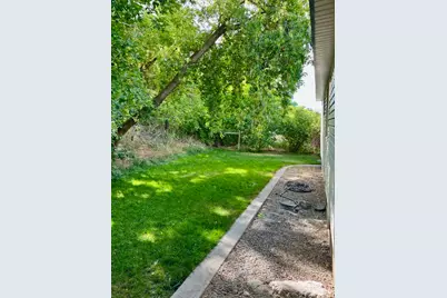 185 E South Weber Dr, South Weber, UT 84405 - Photo 22
