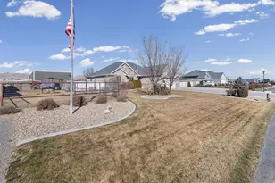 1587 E Smithfield Dr, Eagle Mountain, UT 84005 - Photo 2