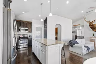 1587 E Smithfield Dr, Eagle Mountain, UT 84005 - Photo 12