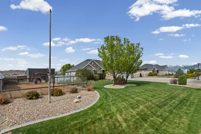 1587 E Smithfield Dr, Eagle Mountain, UT 84005 - Photo 54