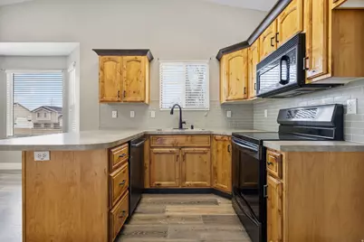 1337 W 2050 N, Clinton, UT 84015 - Photo 8