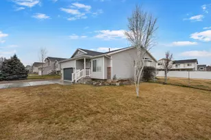 1337 W 2050 N, Clinton, UT 84015 - Photo 2