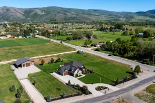 152 N 8750 E, Huntsville, UT 84317 - Photo 2