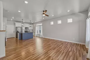 246 S Meadowbrook Ct, Saratoga Springs, UT 84045 - Photo 2