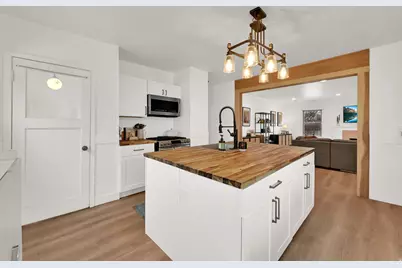 696 S Locust Ave, Pleasant Grove, UT 84062 - Photo 10