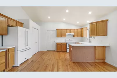 551 N 900 E, Orem, UT 84097 - Photo 10