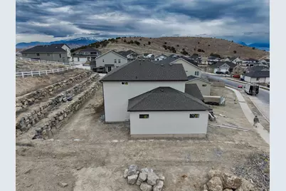 3605 E Lakota Dr #602, Eagle Mountain, UT 84005 - Photo 4