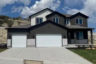 3605 E Lakota Dr, Eagle Mountain, UT 84005 - Photo 2