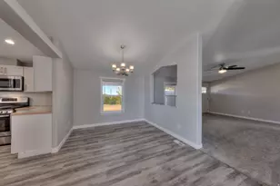 55 E Mt Peale Dr, Moab, UT 84532 - Photo 10