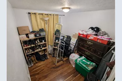 8812 S Stratford Cir, Sandy, UT 84070 - Photo 10