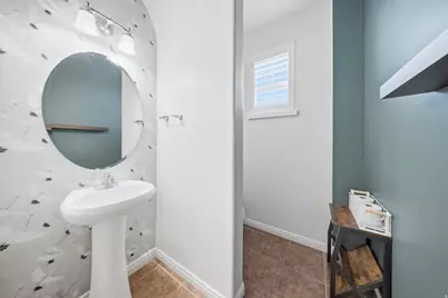 1138 N Kensington Dr, North Salt Lake, UT 84054 - Photo 14