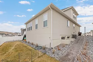 1325 E Desert Peak, Eagle Mountain, UT 84005 - Photo 46