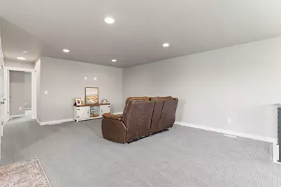 1325 E Desert Peak, Eagle Mountain, UT 84005 - Photo 32