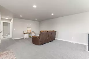 1325 E Desert Peak, Eagle Mountain, UT 84005 - Photo 32