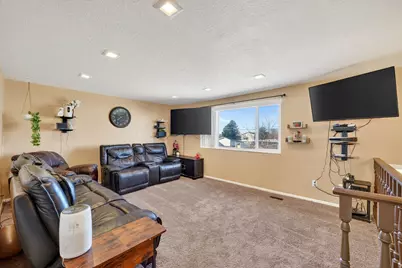 911 S 1500 E, Clearfield, UT 84015 - Photo 4