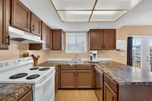 911 S 1500 E, Clearfield, UT 84015 - Photo 6