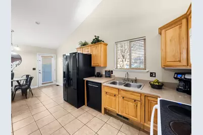 214 W Crescent View Ln N #109, Tooele, UT 84074 - Photo 4