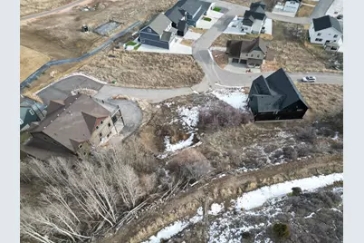 697 N Lochwood Dr #90, Garden City, UT 84028 - Photo 10