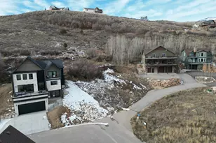 697 N Lochwood Dr, Garden City, UT 84028 - Photo 6