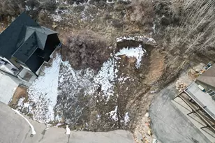 697 N Lochwood Dr, Garden City, UT 84028 - Photo 8