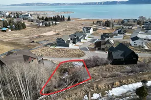 697 N Lochwood Dr, Garden City, UT 84028 - Photo 2