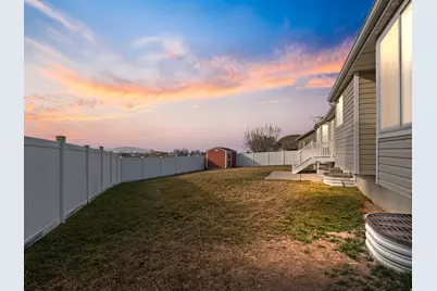 589 W 25 N, Clearfield, UT 84015 - Photo 20