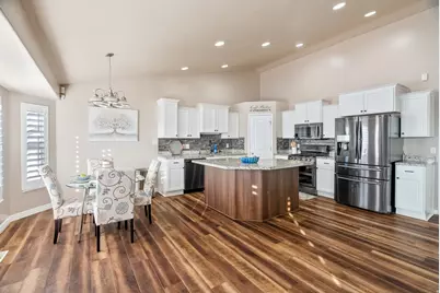 589 W 25 N, Clearfield, UT 84015 - Photo 4