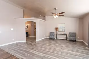 589 W 25 N, Clearfield, UT 84015 - Photo 2