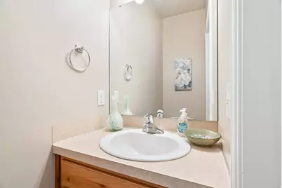 589 W 25 N, Clearfield, UT 84015 - Photo 6