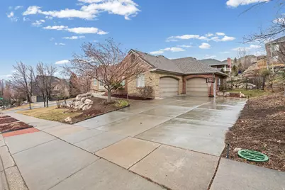 136 N Fairway Dr E, North Salt Lake, UT 84054 - Photo 2