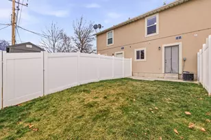 369 N Main St E, Orem, UT 84057 - Photo 16