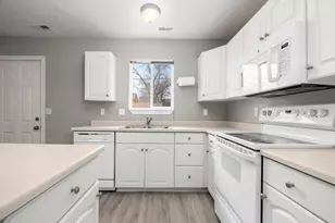 369 N Main St E, Orem, UT 84057 - Photo 6