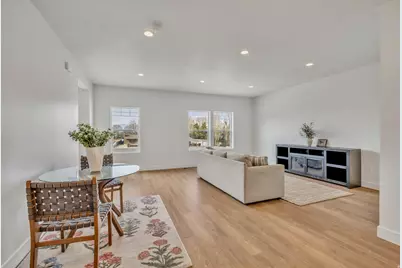 7633 S Woodtrail Way E, Sandy, UT 84047 - Photo 8